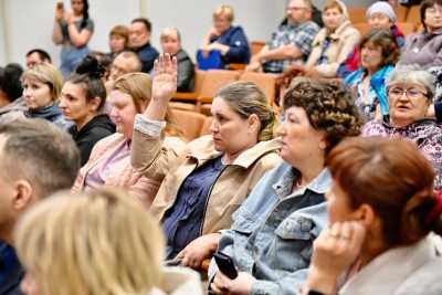 Бродячий скот, электроснабжение и дороги волнуют жителей села в Хакасии