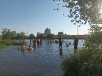 Спасаясь от жары, жители Хакасии заполонили водоемы в пригороде Абакана