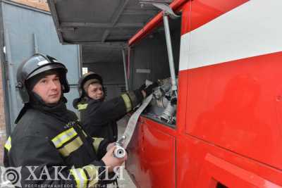 Было горячо: в центре столицы Хакасии тушили мангал