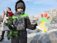 Абаканские дошкольники поздравили автоледи стихами