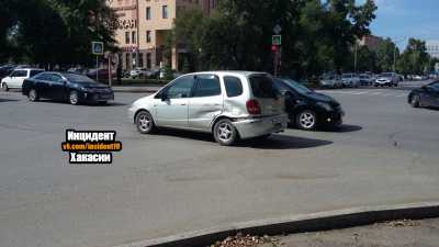 На перекрестке Абакана протаранили &quot;Тойоту Спасио&quot;