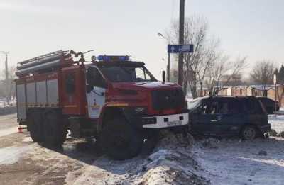 Пожарная машина выехала на встречку в Абакане и столкнулась с двумя иномарками