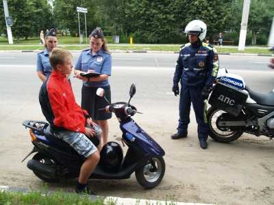 Юный мопедист в Хакасии покалечил себя и друга