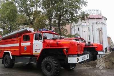 Эвакуация из ГЦК «Победа»: абаканские пожарные провели учения