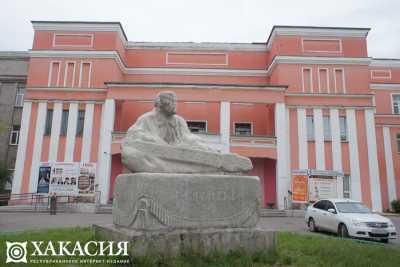 «Помнит мир спасенный»: концерт Хакасской филармонии ко Дню памяти и скорби