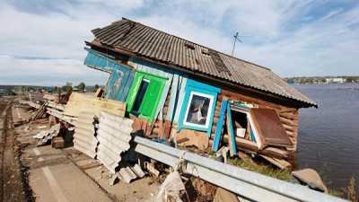 Последствия паводка в Иркутской области сняли с беспилотника