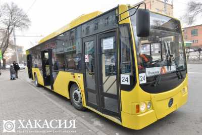 Поездка в автобусе закончилась для жительницы Абакана синяками и ссадинами