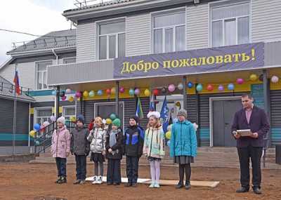 Ученики не узнали свою школу — в ней тепло, уютно и всё по-современному. 