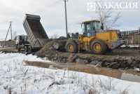 В Усть-Абакане приводят в порядок дороги