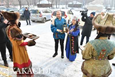 В Хакасии встретили пламя всероссийского семейного очага