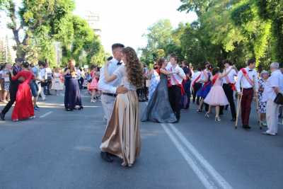 В Абакане прошел праздник выпускников школ