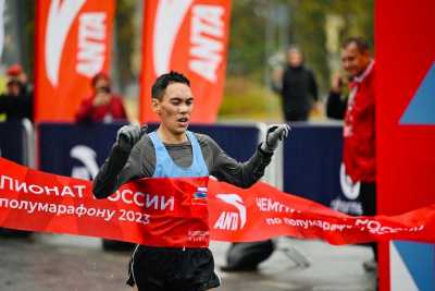 Спортсмен из Хакасии завоевал золото чемпионата России по полумарафону