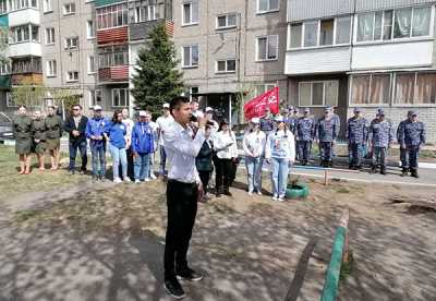 Волонтёры Победы в праздничные дни выступили перед ветера­нами более 20 раз. 