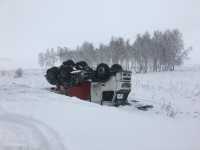 На трассе в Хакасии перевернулся бензовоз