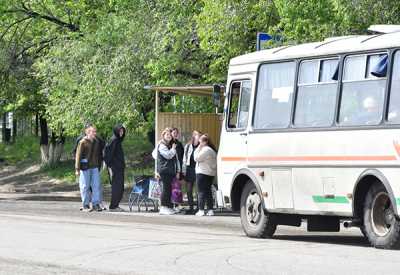 Дополнительные расходы на городской транспорт, толпы народа на остановках, переполненные салоны автобусов — отмена межмуниципальной маршрутки № 119 преподносит всё новые сюрпризы её бывшим пассажирам. 