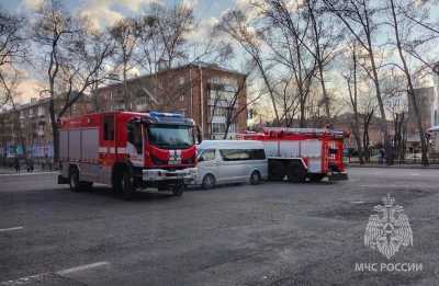 Здесь нет парковки: в Абакане автоледи перегородила выезд пожарным