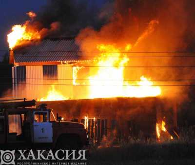 Пожарные тушили дом в Бограде